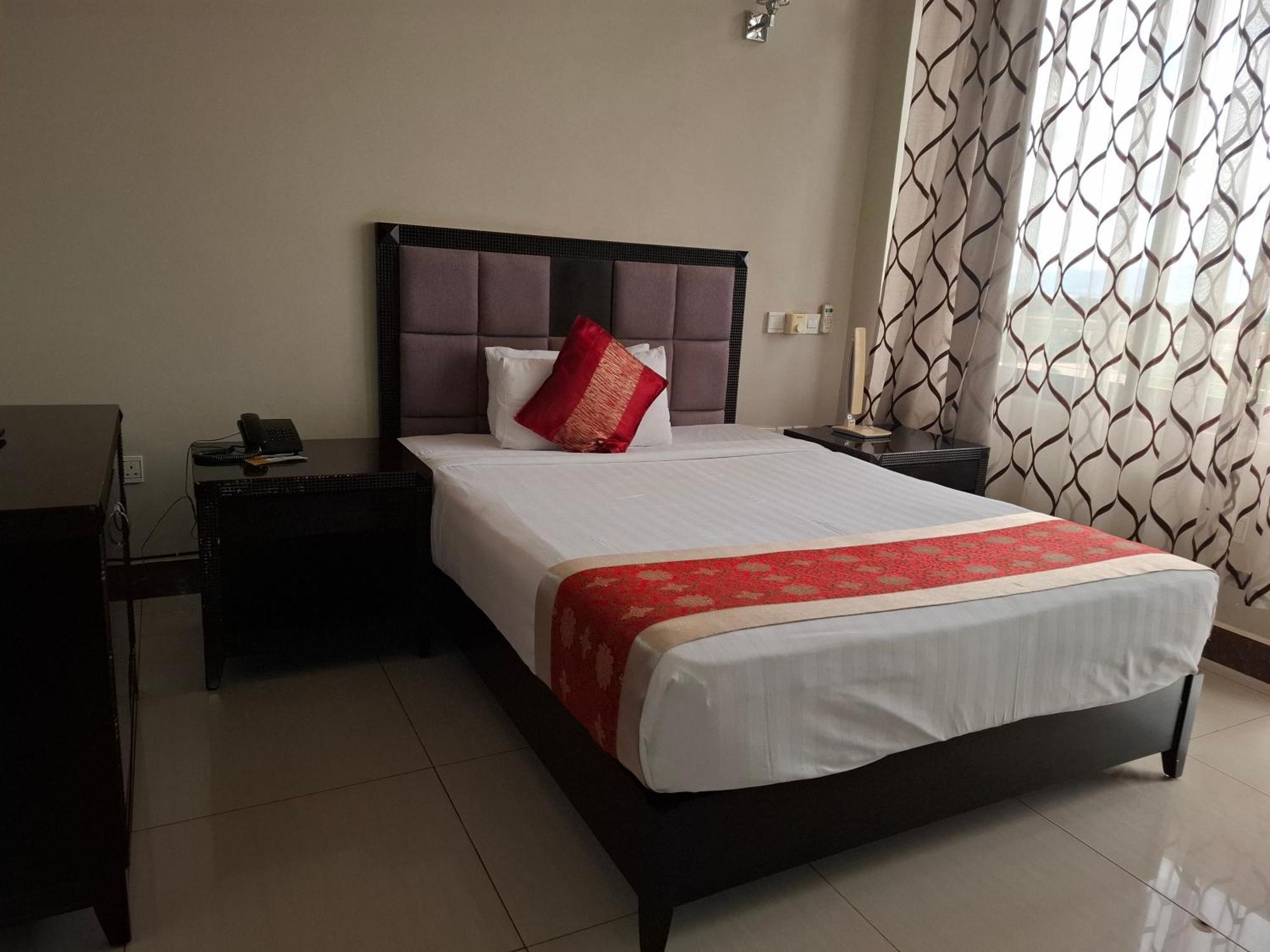 Flomi Hotel Morogoro Экстерьер фото